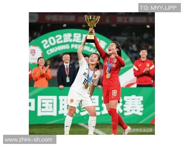 中国足球明星妻子们的生活与事业揭秘他们背后的故事与支持力量